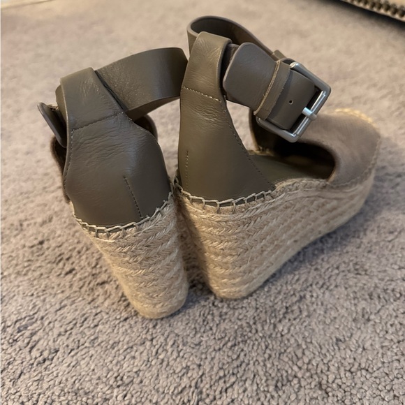Stylish Tan Platform Wedge Sandals - Picture 3 of 5